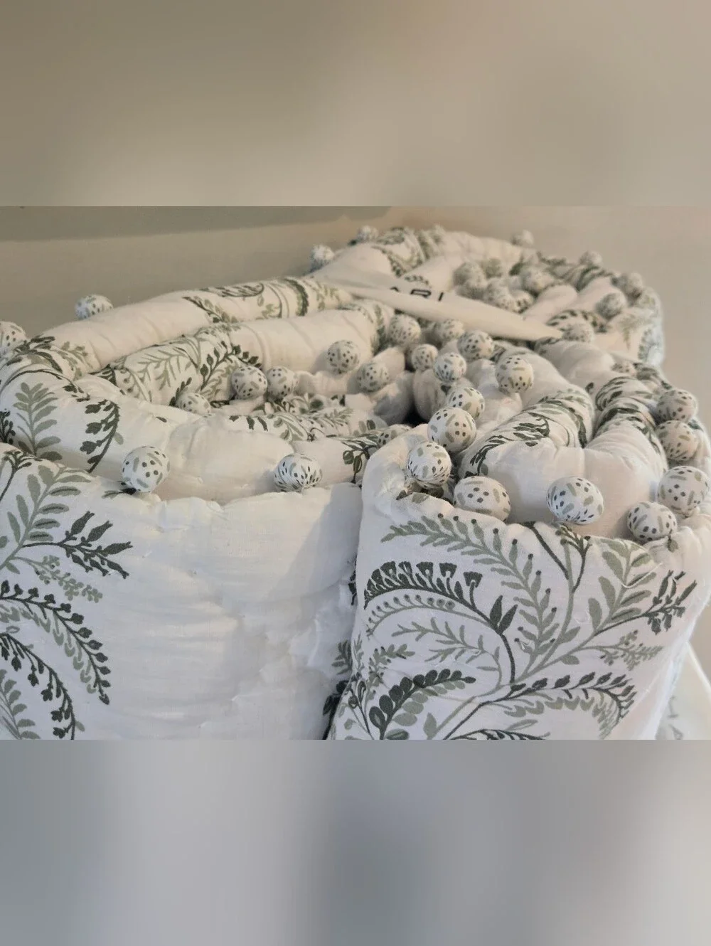 Tahari Handstitched Printed Cotton Quilt King Green White